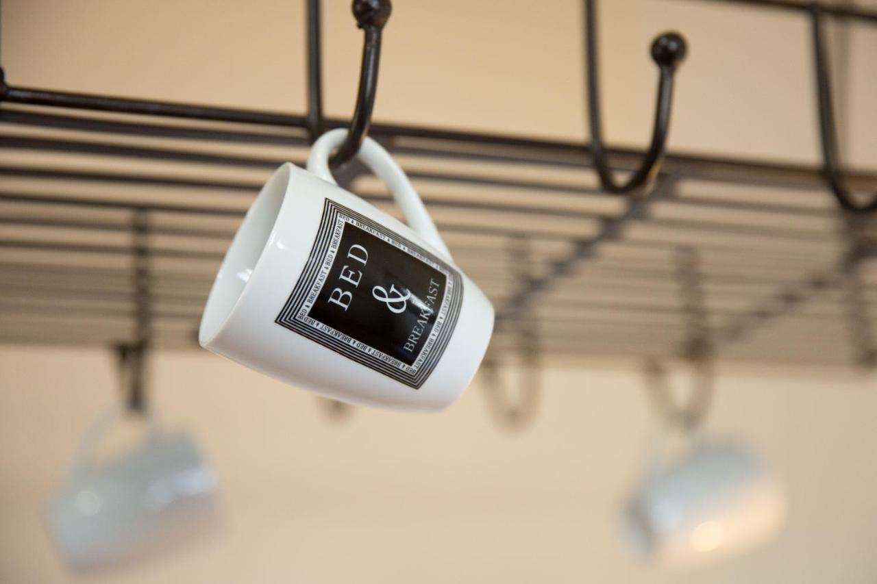 Beej Potters Bed & Breakfast Weert Bagian luar foto
