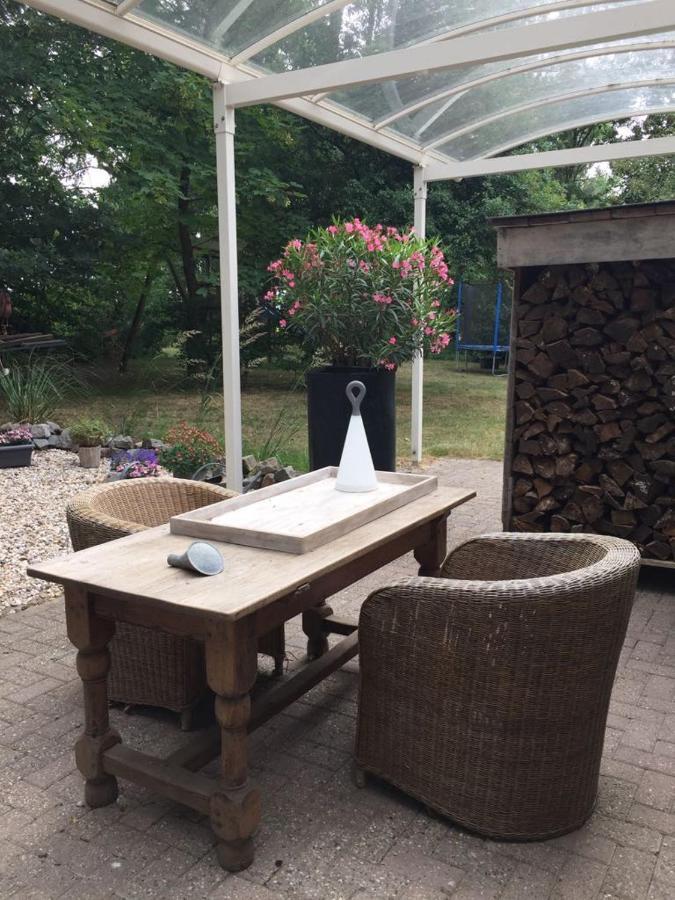 Beej Potters Bed & Breakfast Weert Bagian luar foto